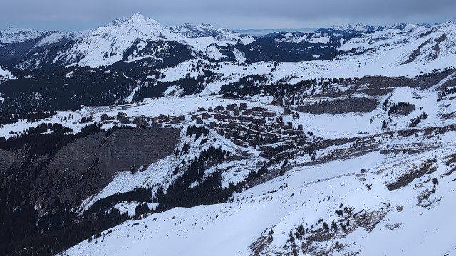 11 Le village d'Avoriaz vu depuis les Hauts Forts